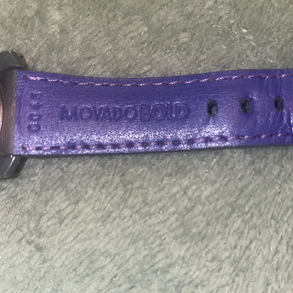 Beautiful gray Movaddo Bold watch!  Diamond like accent at 12:00! - Picture 4 of 6